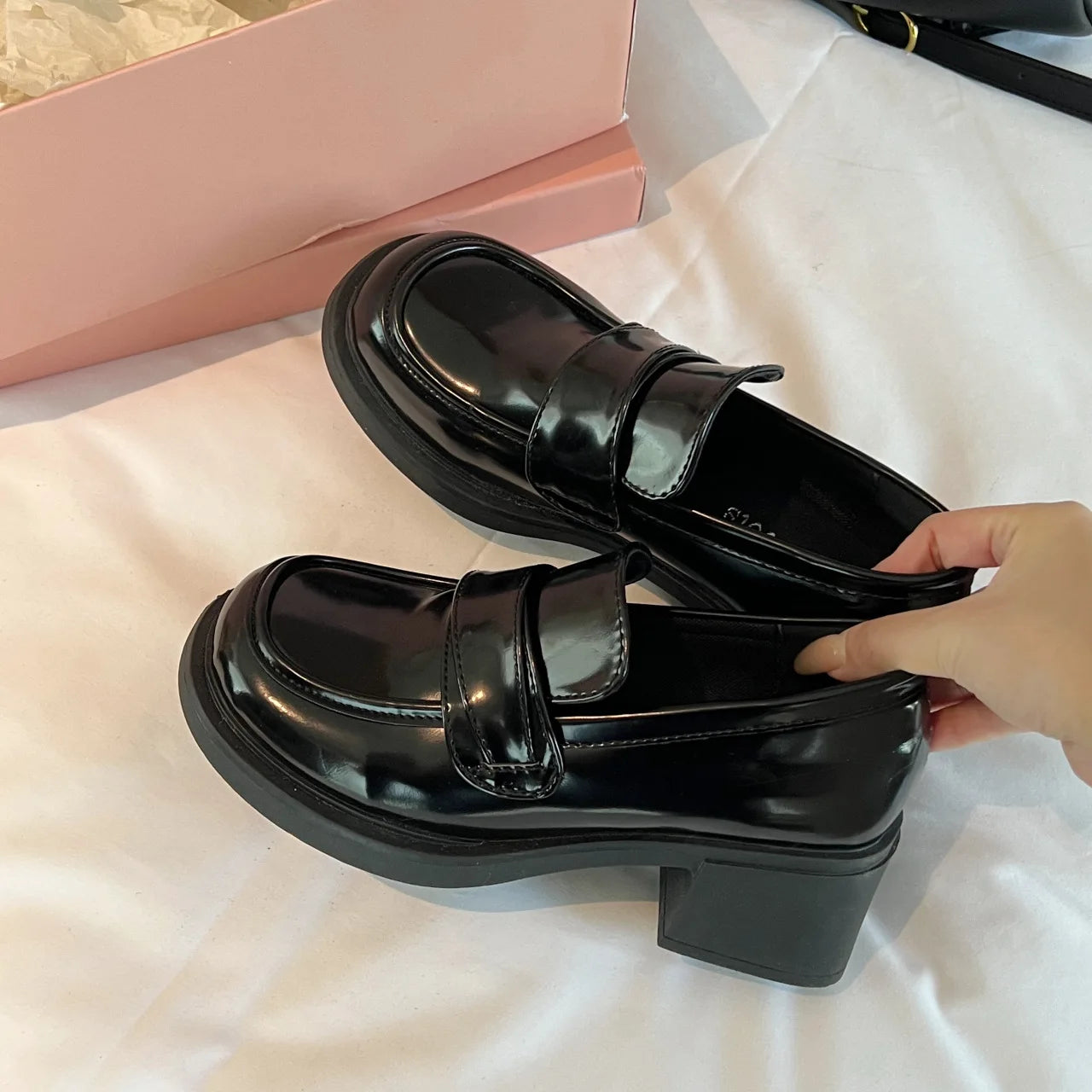 Xajzpa British Style Square Toe Shallow Mouth All-Match Winter Shoes Women Casual Female Sneakers Black Flats Ladies' Footwear Loafers