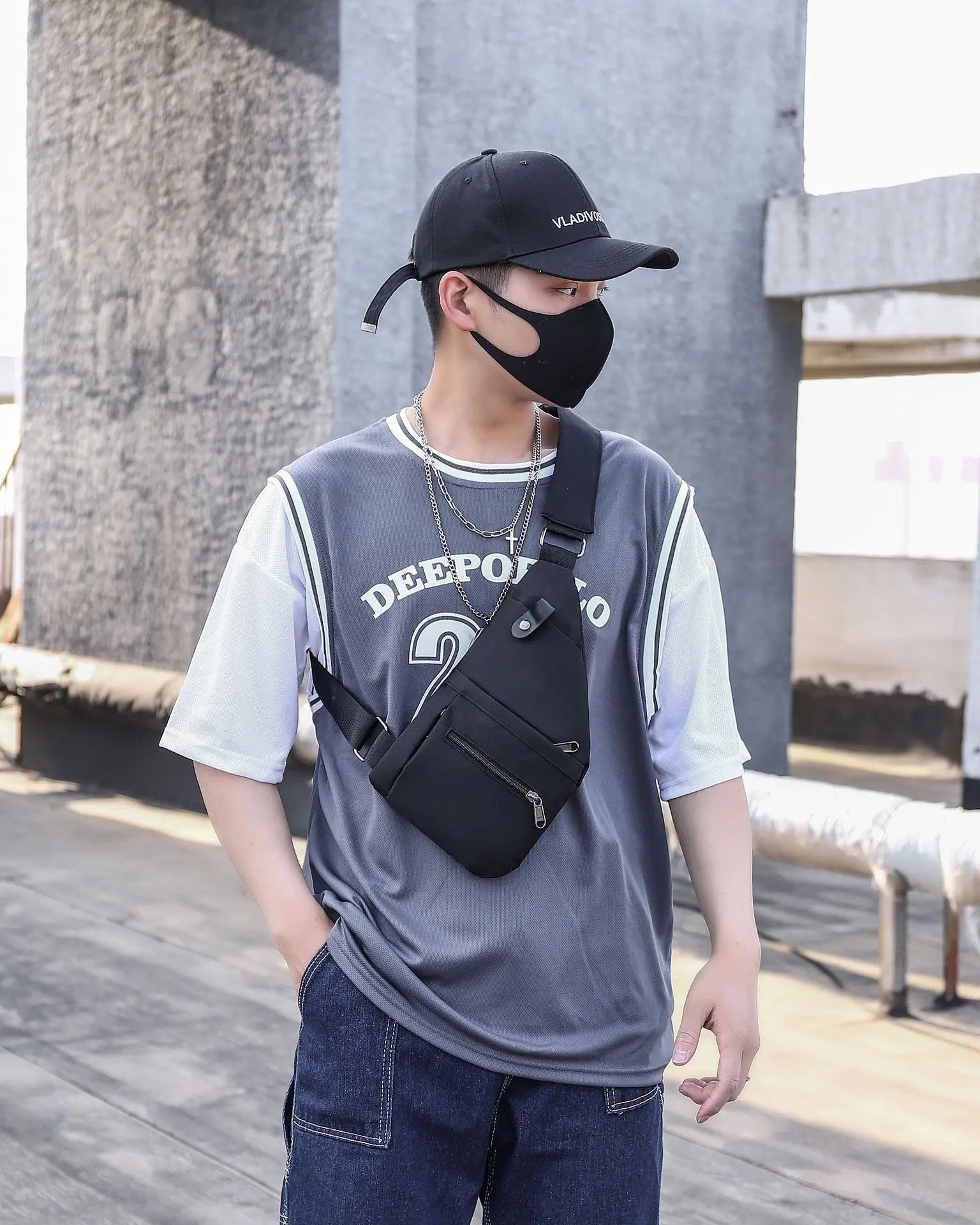 Xajzpa Men's Trend Chest Bag Fashionable Lightweight Comfortable Mini Messenger Bag Personalized Casual Korean Shoulder Crossbody Bag