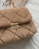 Xajzpa - Fuzzy Quilted Chain Shoulder Bag